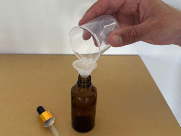 Pack labo : flacon compte goutte 50ml, Bêcher gradué 50ml, Entonnoir