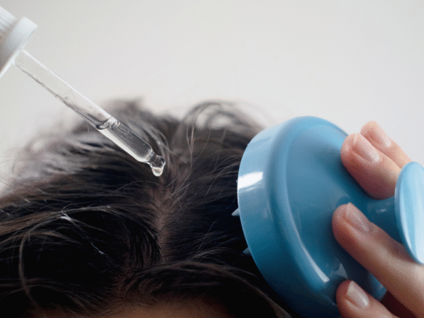 Brosse en silicone de massage cuir chevelu